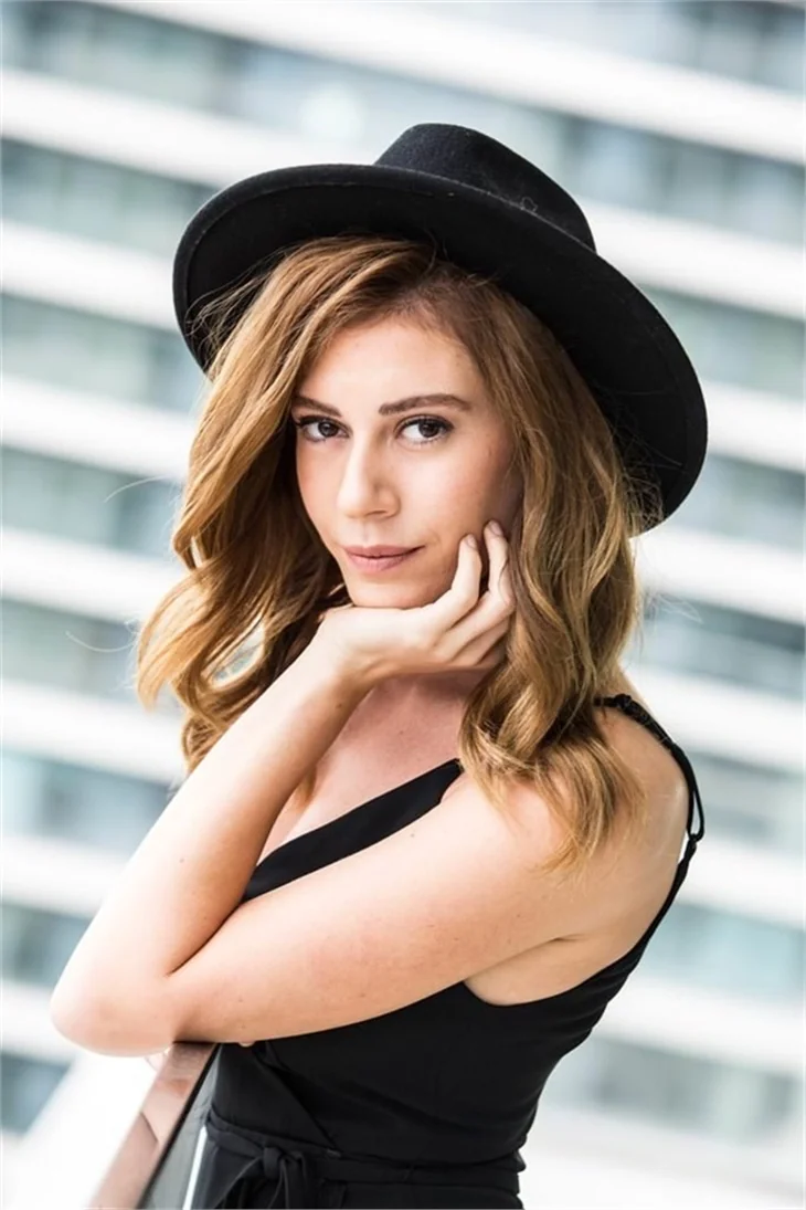 Kıvanç Tatlıtuğ, Sinem Kobal'ı reddetti!