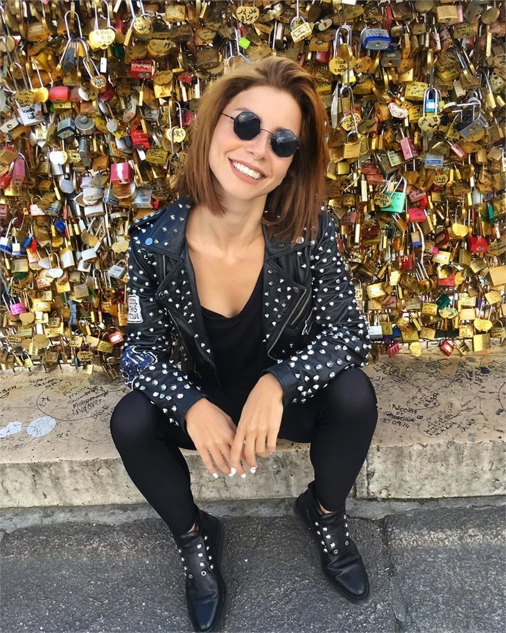 Merve Boluğur'un Fransa tatili!