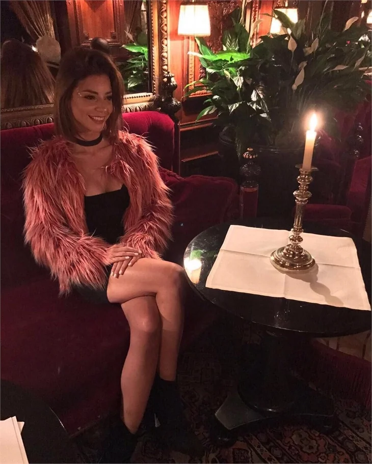 Merve Boluğur'un Fransa tatili!