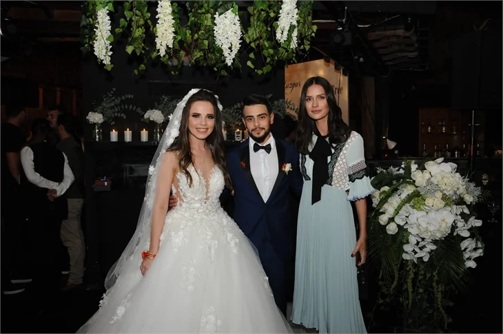 Rüzgar Erkoçlar ve Tuğba Beyazoğlu evlendi!