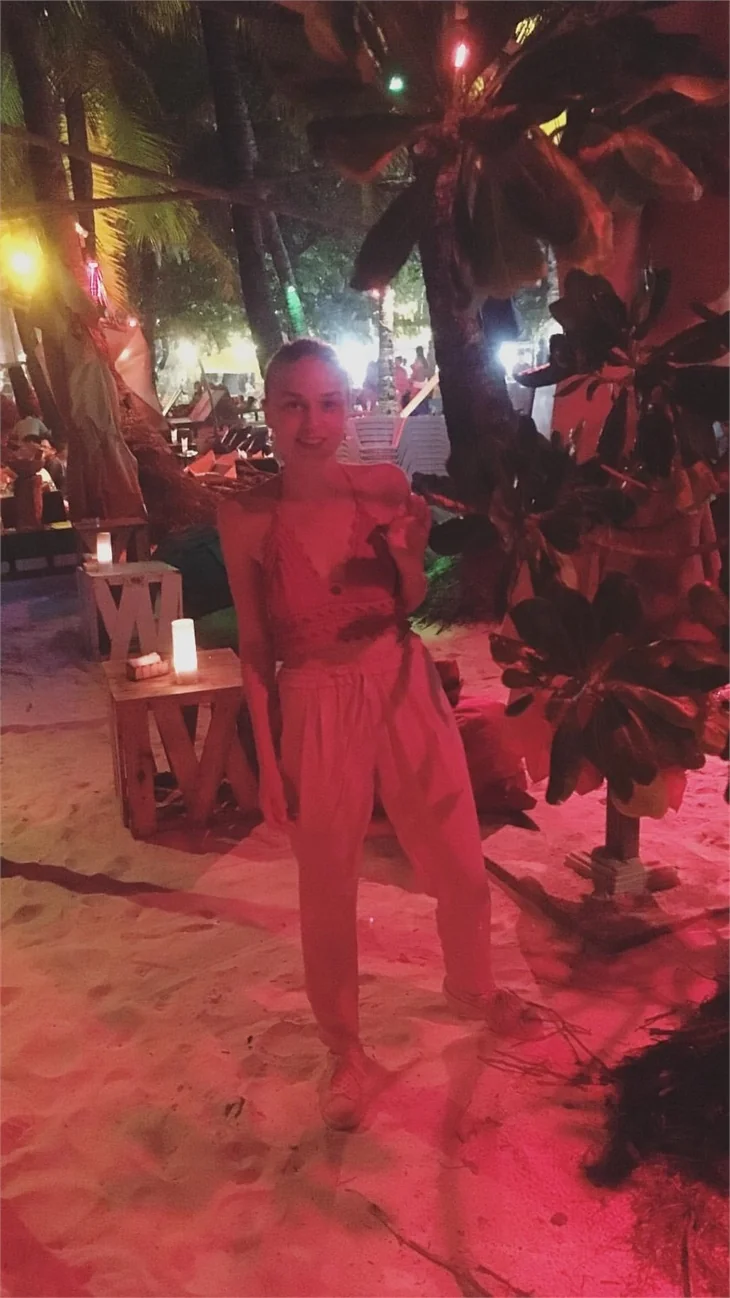 Nilperi Şahinkaya'nın Filipinler tatili!