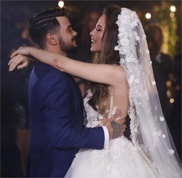 Rüzgar Erkoçlar, düğün biter bitmez kuyumcuya koştu!