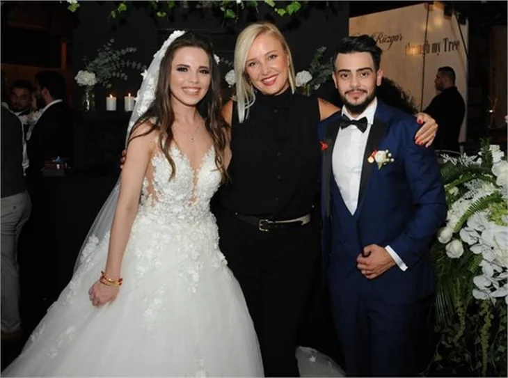 Rüzgar Erkoçlar, düğün biter bitmez kuyumcuya koştu!