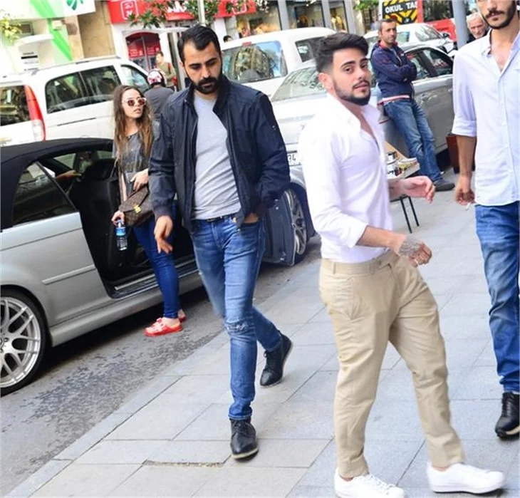 Rüzgar Erkoçlar, düğün biter bitmez kuyumcuya koştu!