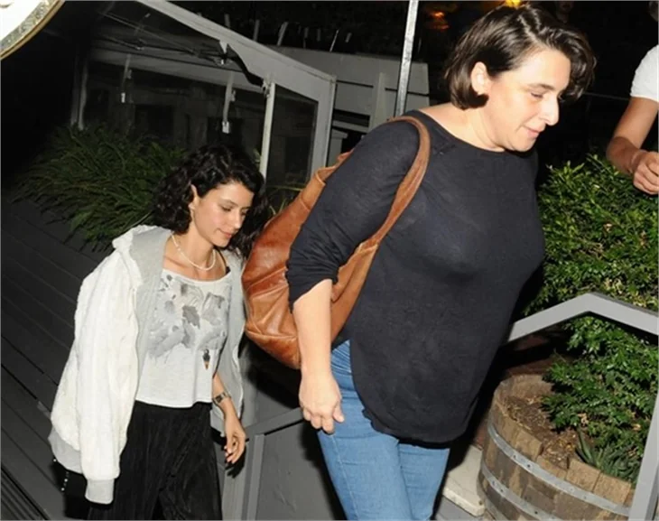 Beren Saat'in yeni projesi ne?