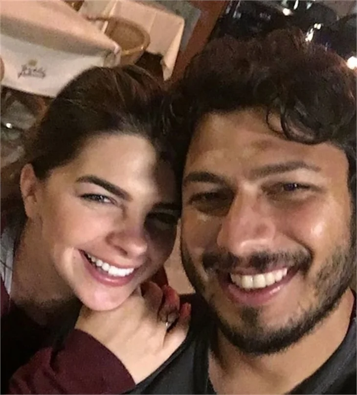 Bedri Güntay'dan eşi Pelin Karahan'a romantik kutlama!
