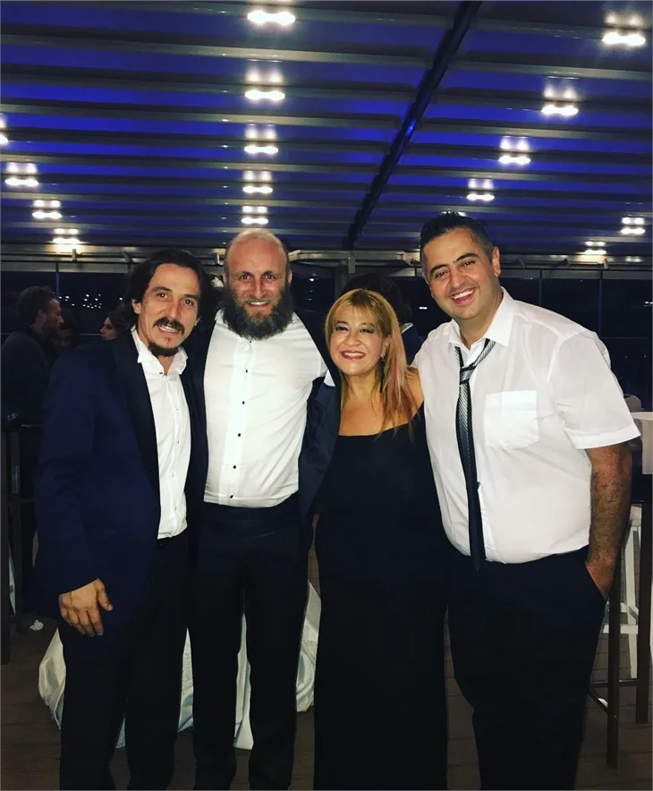 Çetin Altay ve Gamze Kaçmaz evlendi!
