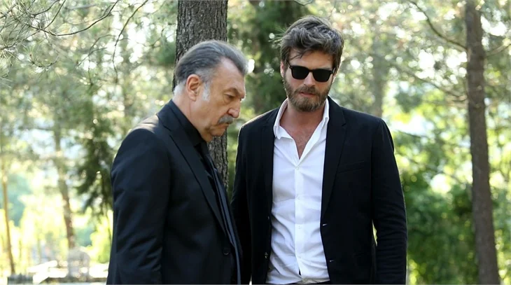 Kıvanç Tatlıtuğ ve Tamer Levent bu kez baba-oğul!