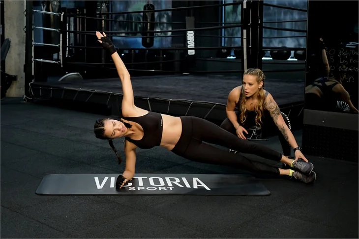 Adriana Lima sporda!
