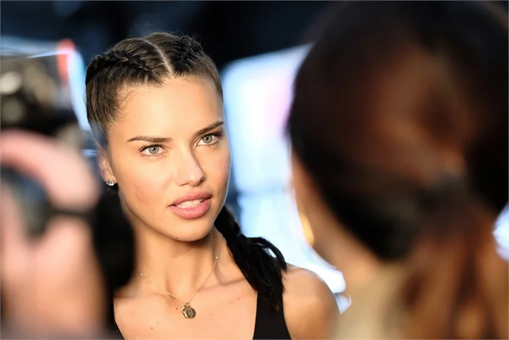 Adriana Lima sporda!