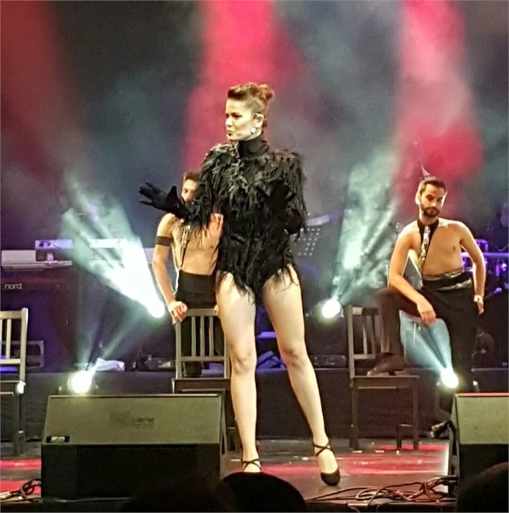 Burcu Biricik hayranlarını şaşırttı!
