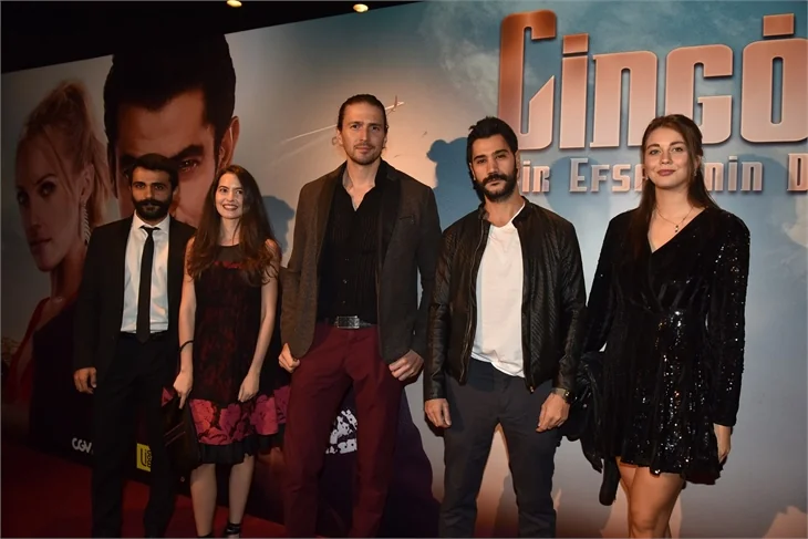 'Cingöz Recai'nin galasına ünlü isimler akın etti!