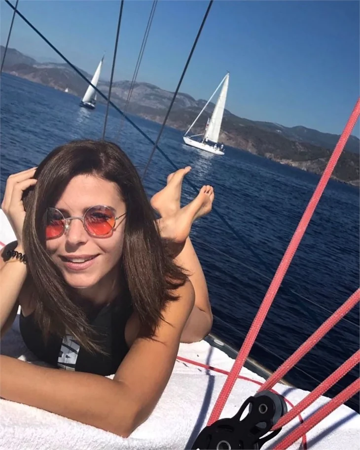 Simge Sağın'ın son yaz tatili!