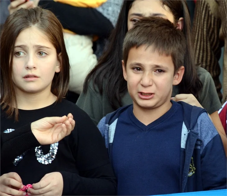 Aleyna Tilki izdihamı bayılttı!