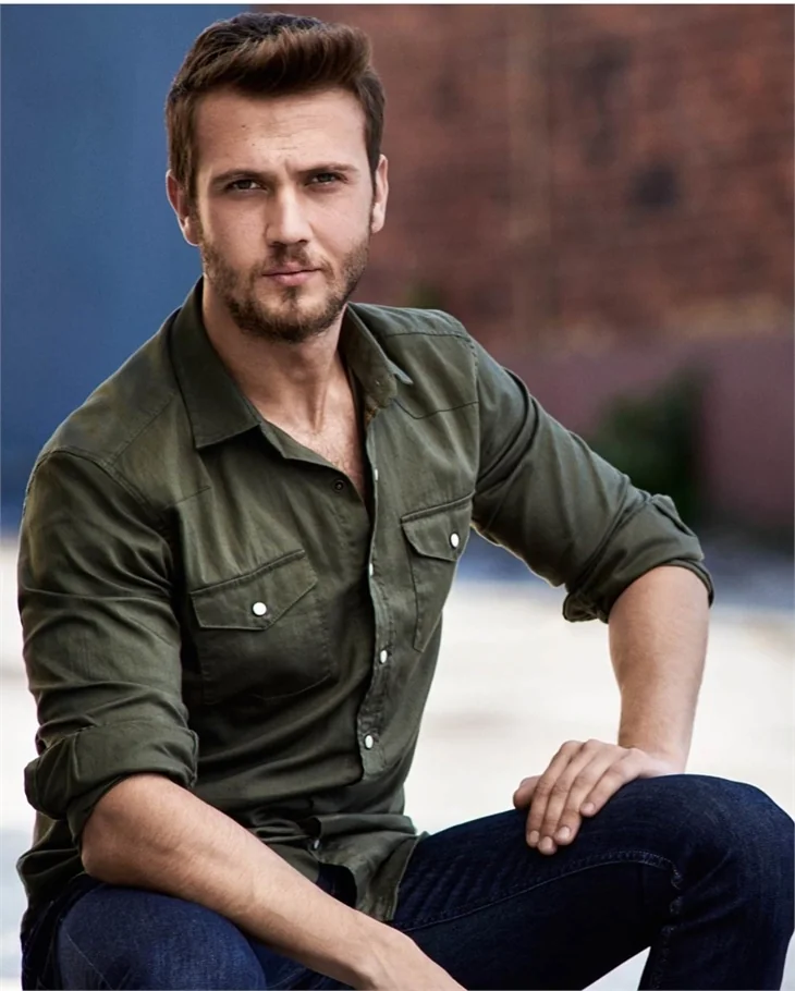 Aras Bulut İynemli manken oldu!