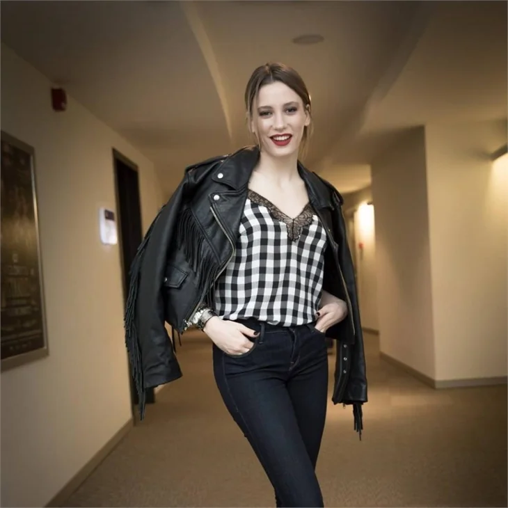 Serenay Sarıkaya'nın 'Fi' isyanı!