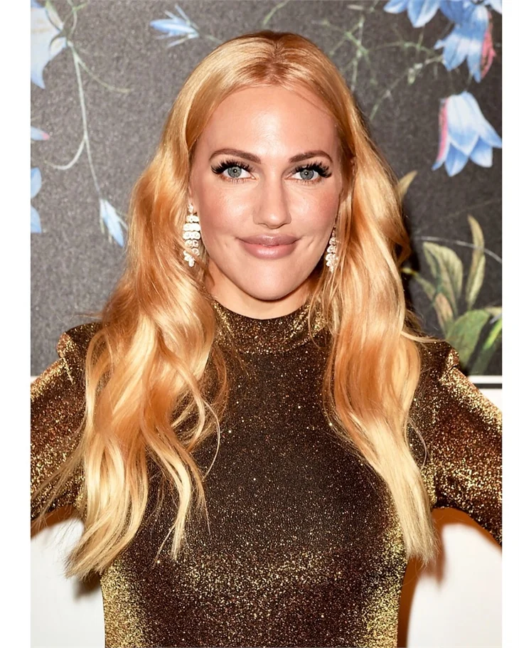 Meryem Uzerli'nin Los Angeles’a defile çıkarması!