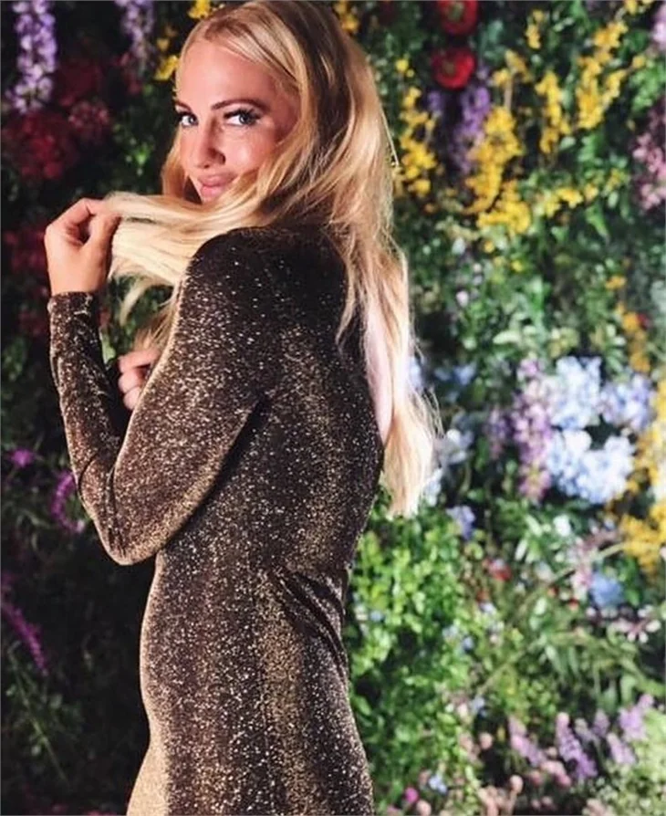 Meryem Uzerli'nin Los Angeles’a defile çıkarması!
