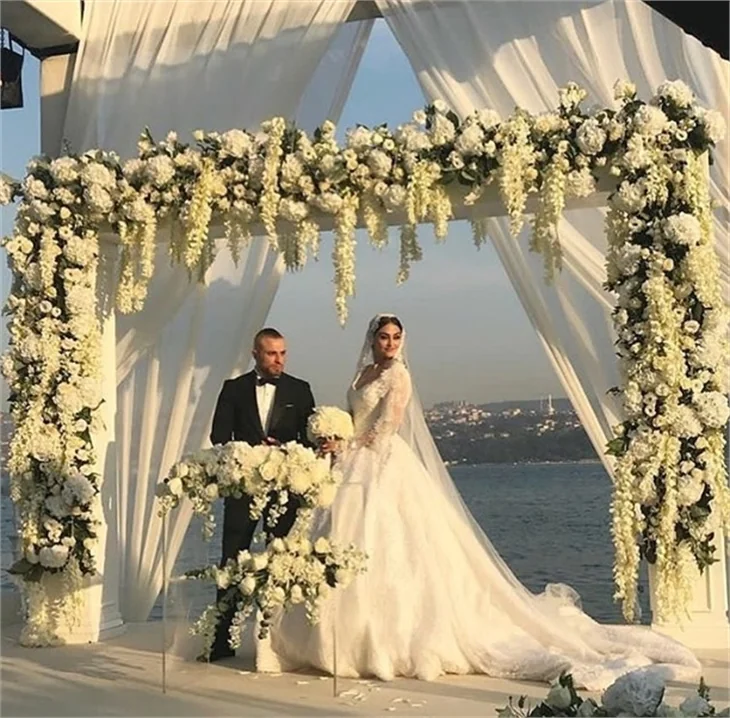 Gökhan Töre ve Esra Bilgiç evlendi!