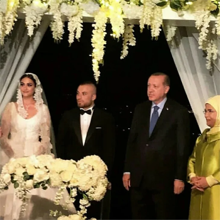 Gökhan Töre ve Esra Bilgiç evlendi!