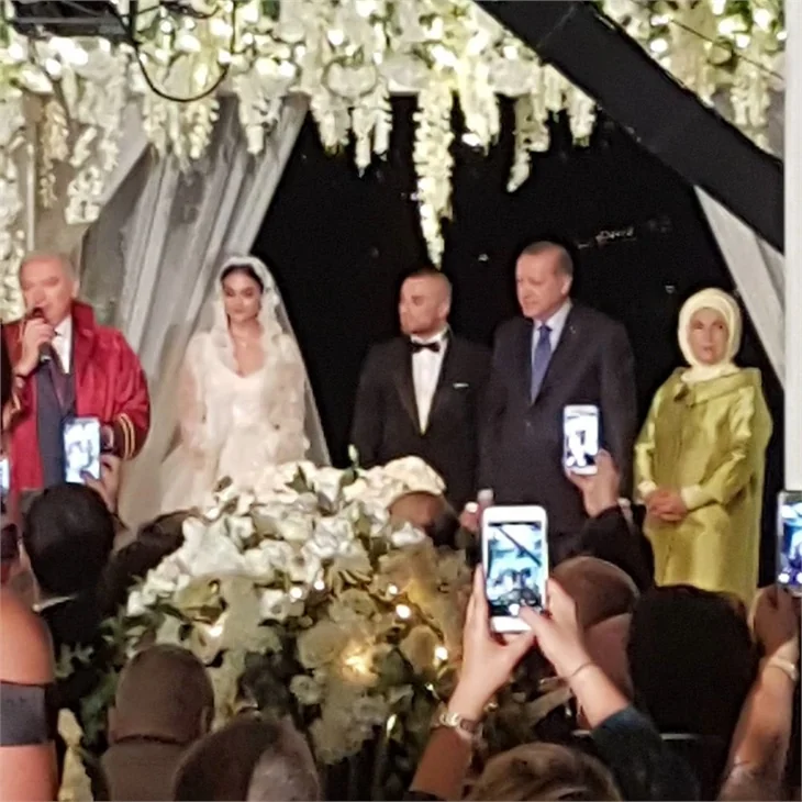 Gökhan Töre ve Esra Bilgiç evlendi!