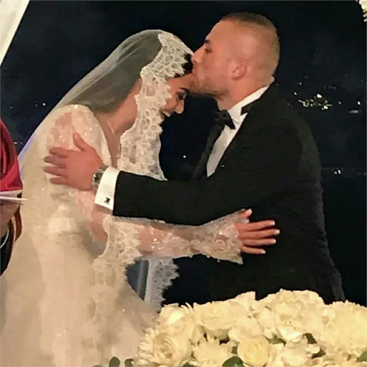 Gökhan Töre ve Esra Bilgiç evlendi!