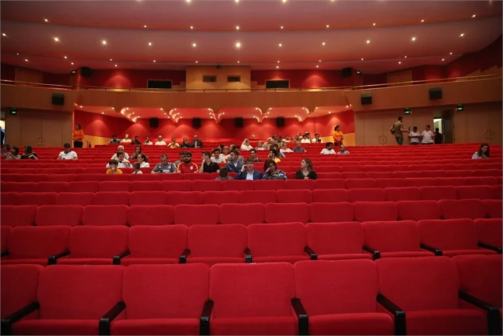 'Kurtlar Vadisi Vatan'a 'boş salon' şoku! Necati Şaşmaz filmin ortasında...