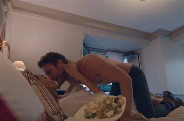 Aras Bulut İynemli ve Dilan Çiçek Deniz'den cesur sahne!