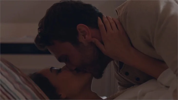 Aras Bulut İynemli ve Dilan Çiçek Deniz'den cesur sahne!