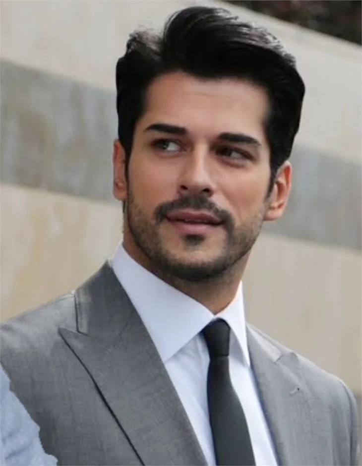 Burak Özçivit hastaneye kaldırıldı!