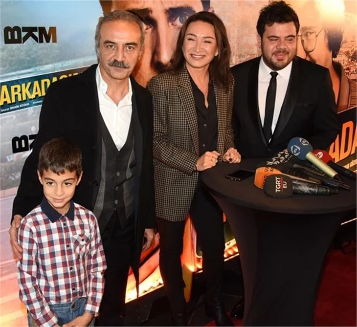 Kırmızı halıda şıklık yarışı!