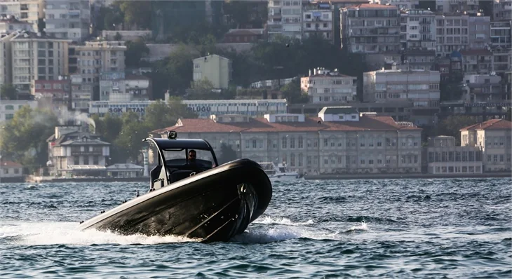 Barış Arduç sürat teknesinde!