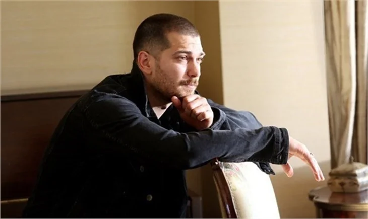 Çağatay Ulusoy'un partneri Burcu Biricik mi?