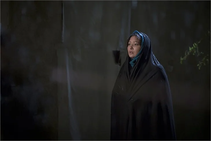 Nurgül Yeşilçay çarşafa girdi!