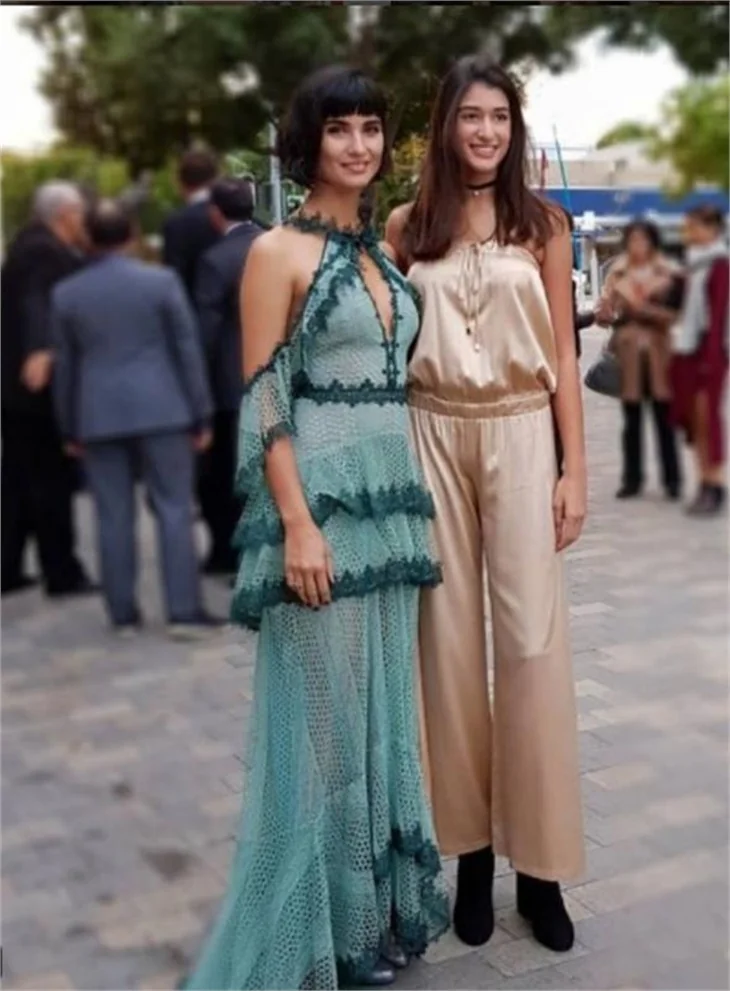 Tuba Büyüküstün tarzı!