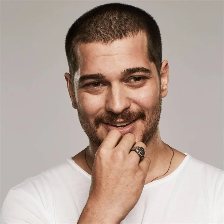 Çağatay Ulusoy'dan Hollywood atağı!