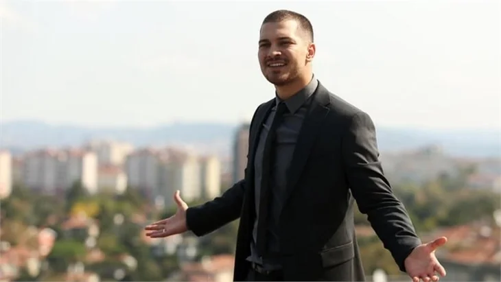Çağatay Ulusoy'dan Hollywood atağı!