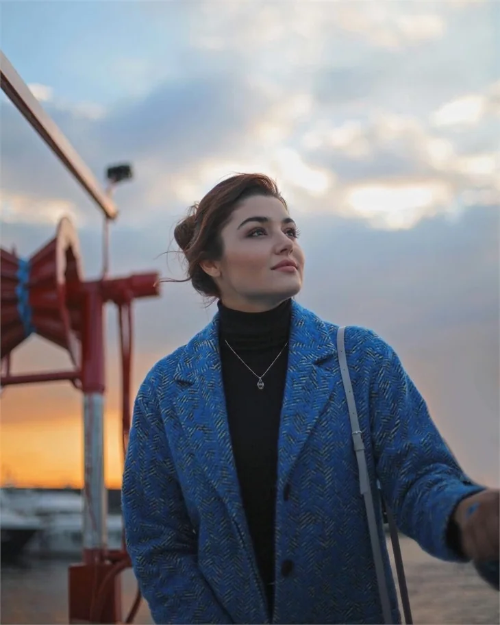 Hande Erçel'in set kazası korkuttu!