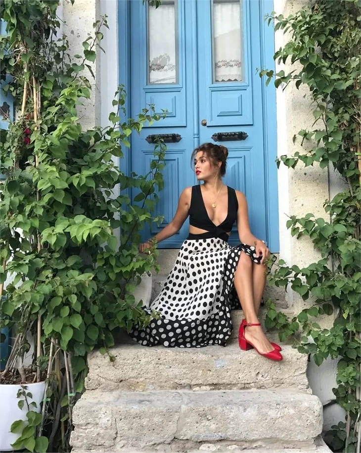Hande Erçel'in set kazası korkuttu!