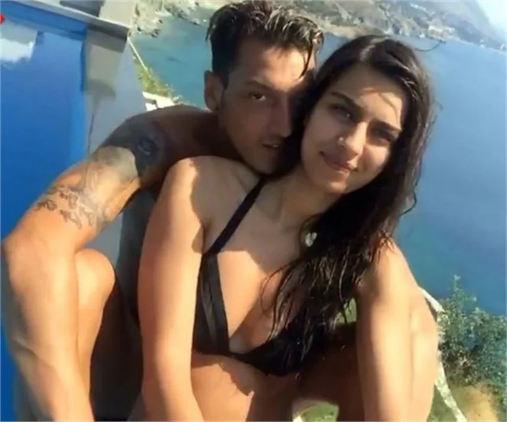 Amine Gülşe, düğün stresini resimle unuttu!