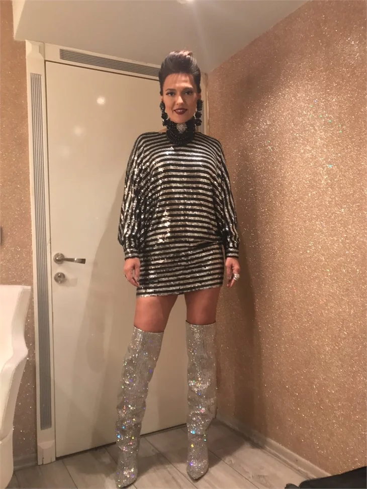 Demet Akalın sonunda başardı!