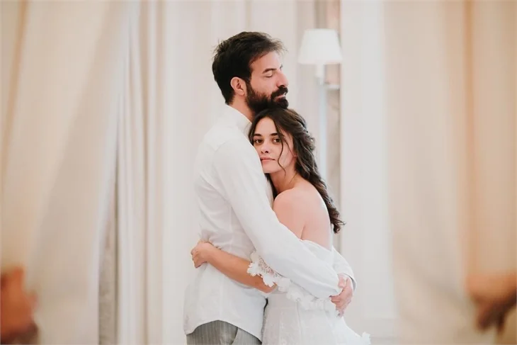 Hande Soral’dan eşine romantik kutlama!