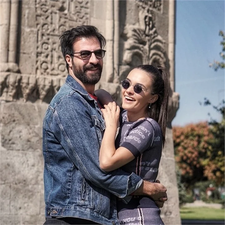 Hande Soral’dan eşine romantik kutlama!