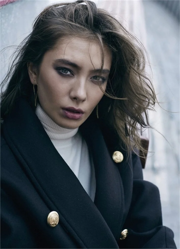 Neslihan Atagül'e Emmy takibi!