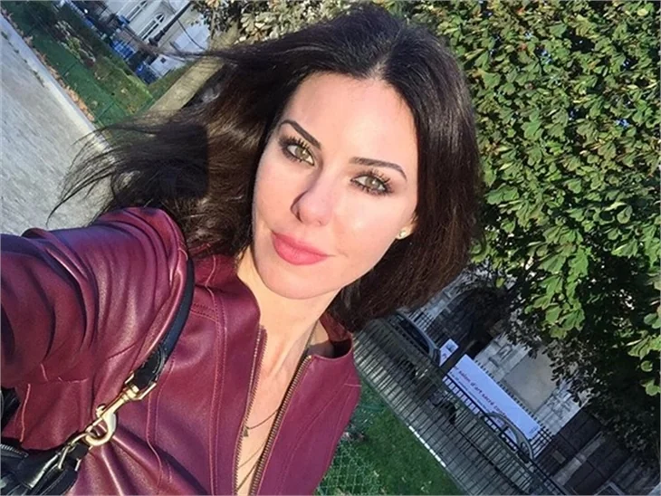 Defne Samyeli şarkıcı oldu!