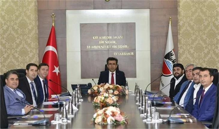 Ebru Yaşar'a eşinden büyük jest!