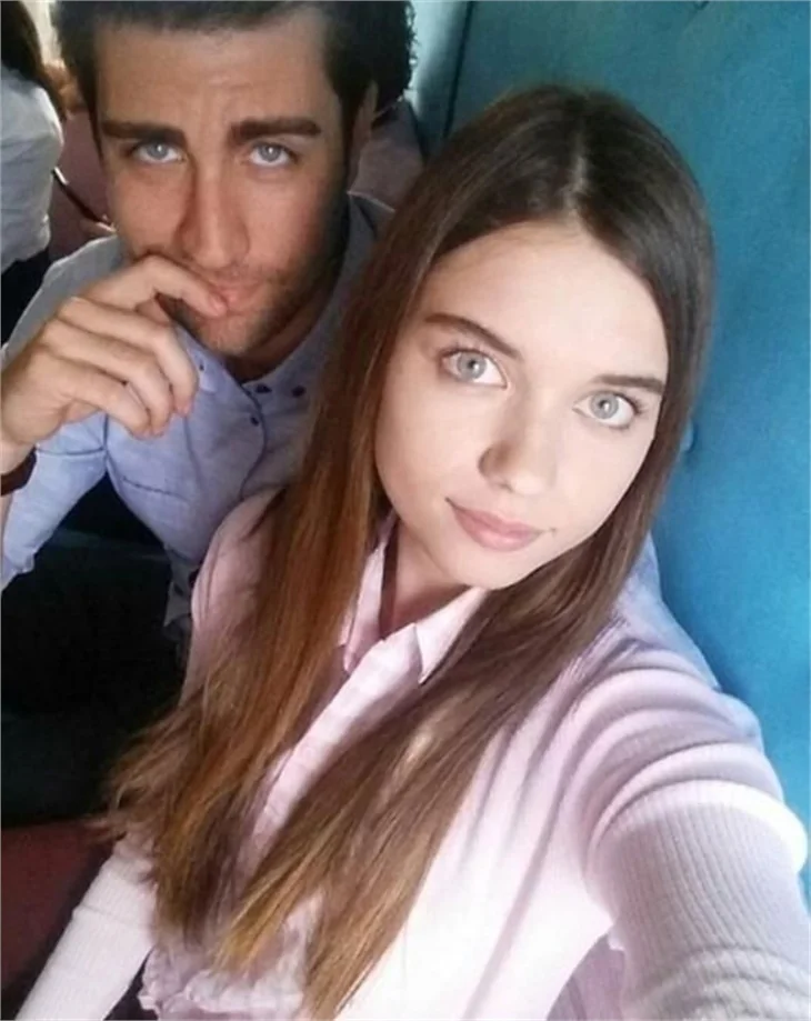 Afra Saraçoğlu yeni yaşını kutladı!