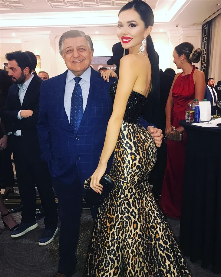 Yılmaz Vural'ın Cansu Taşkın'la fotoğrafı sosyal medyayı salladı!