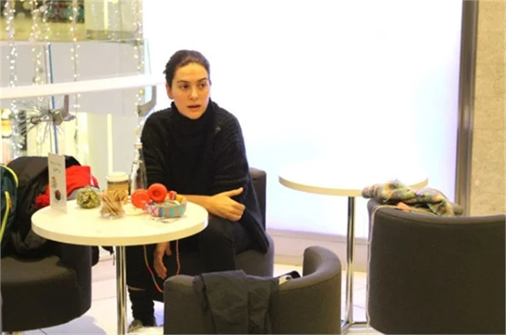 Bergüzar Korel'den örgü molası!