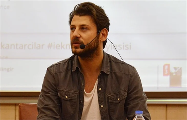 Ölüm haberini sahnede aldı!